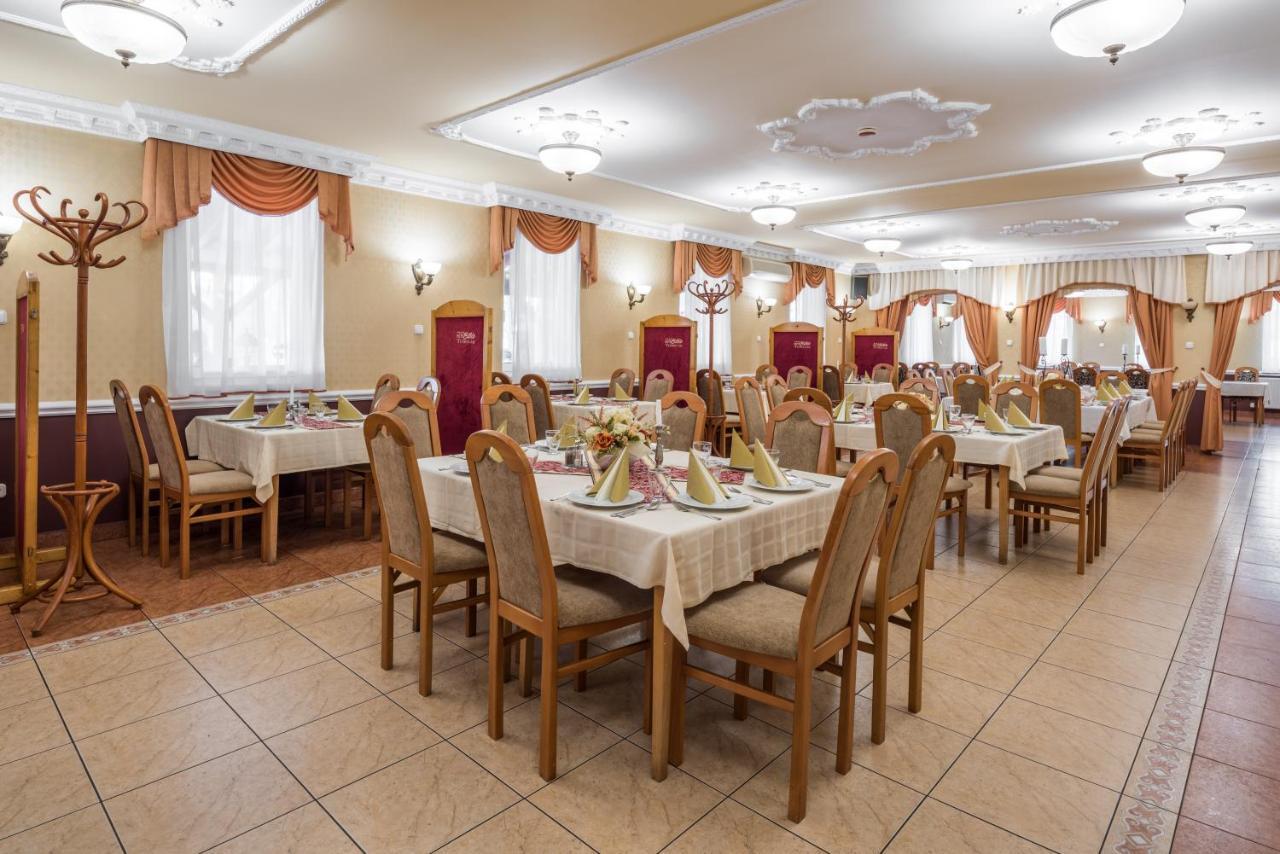 Hotel Bibic Es Tueskevar Etterem Es Horgaszto นีเรกฮาซา ภายนอก รูปภาพ